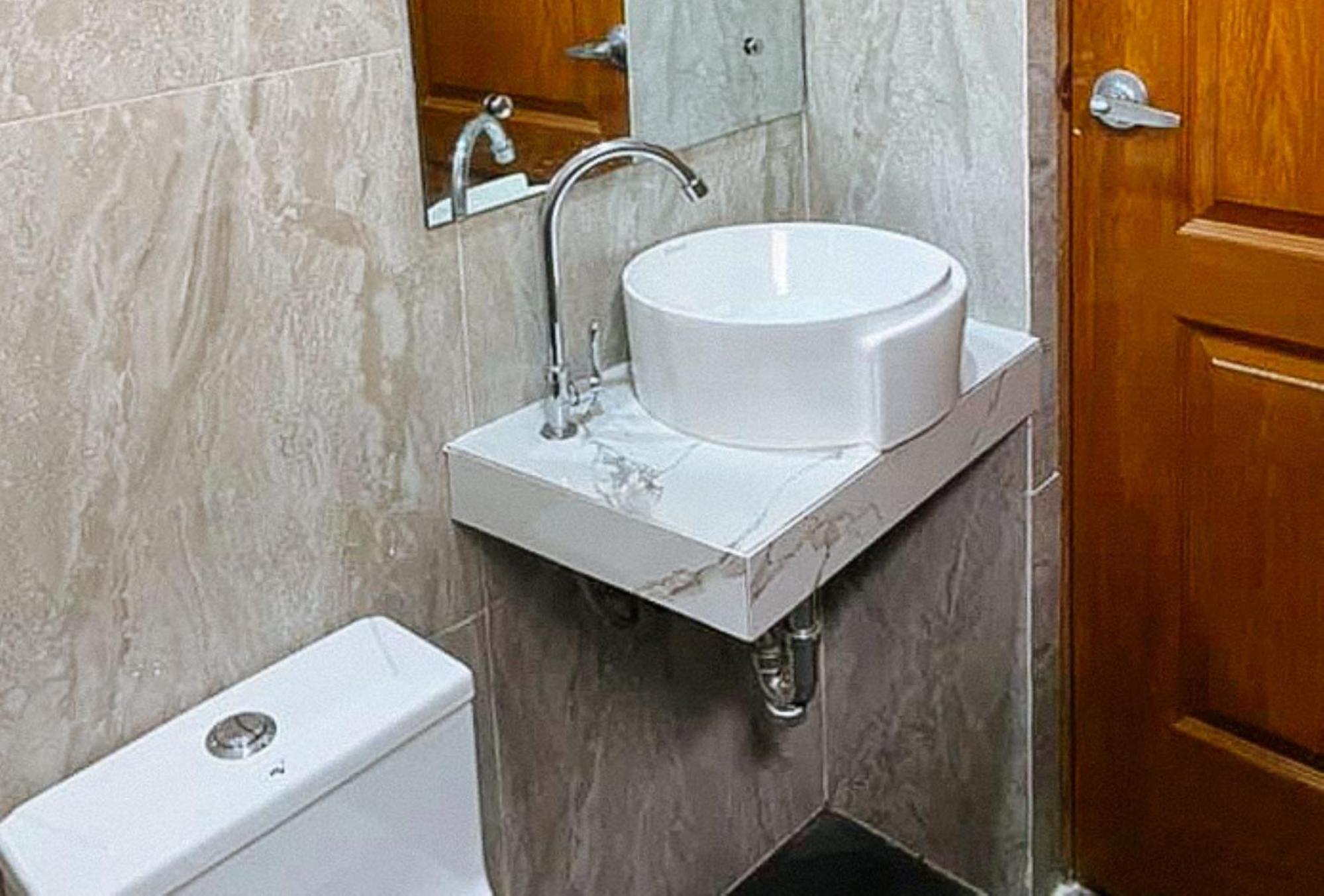 Leonila'S Travellers Inn Ілоіло Екстер'єр фото