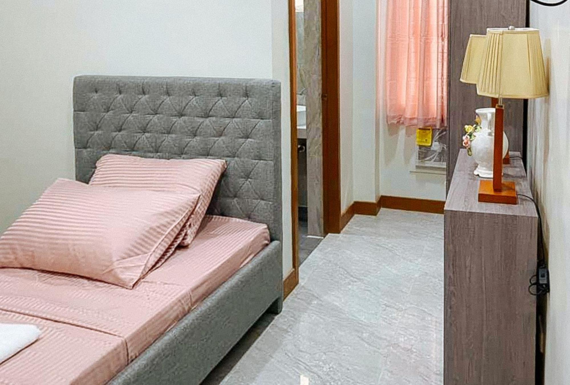 Leonila'S Travellers Inn Ілоіло Екстер'єр фото